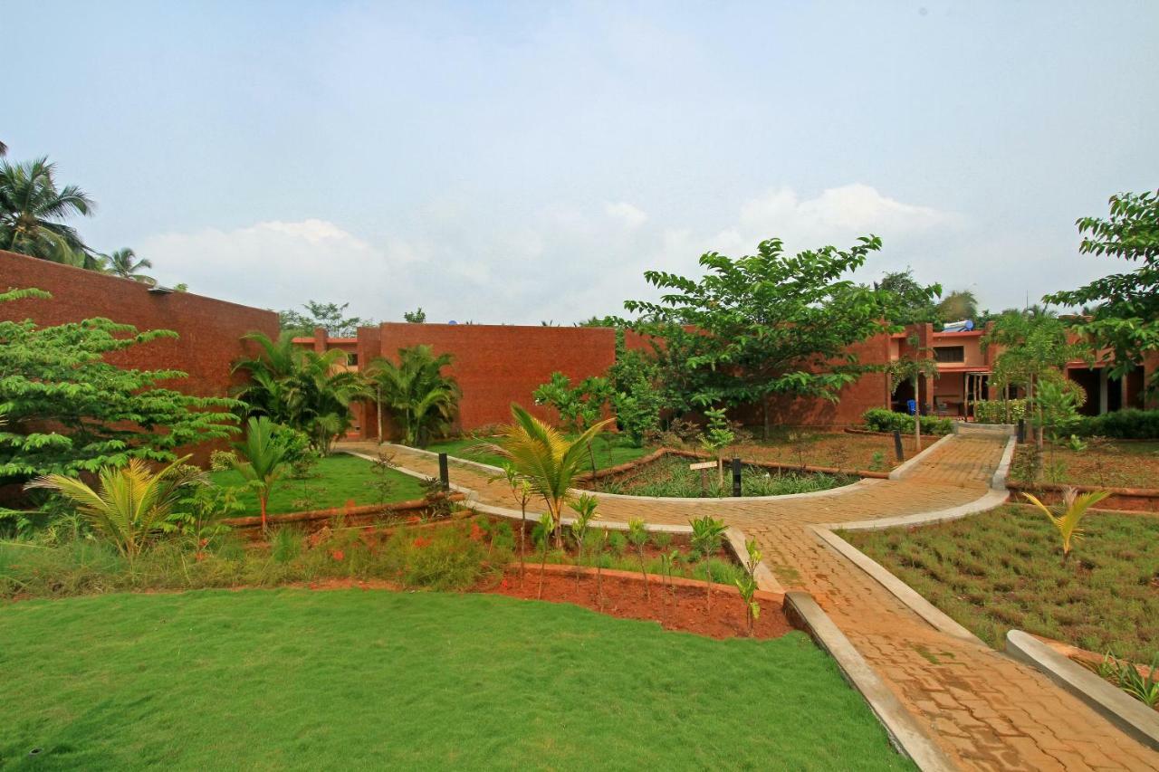 Palette - Arthigamya Spa & Resort Gokarna (Karnataka) Bagian luar foto